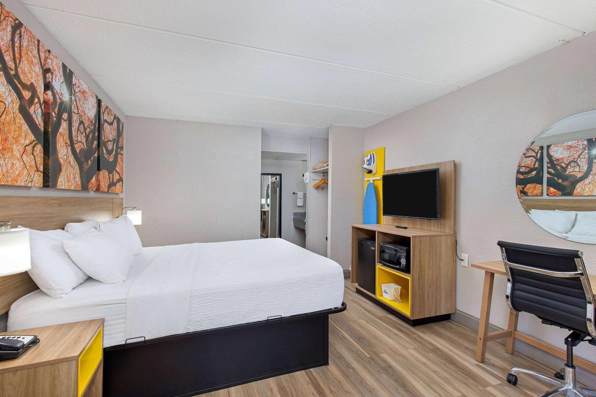 Days Inn By Wyndham Knoxville North Powell Esterno foto