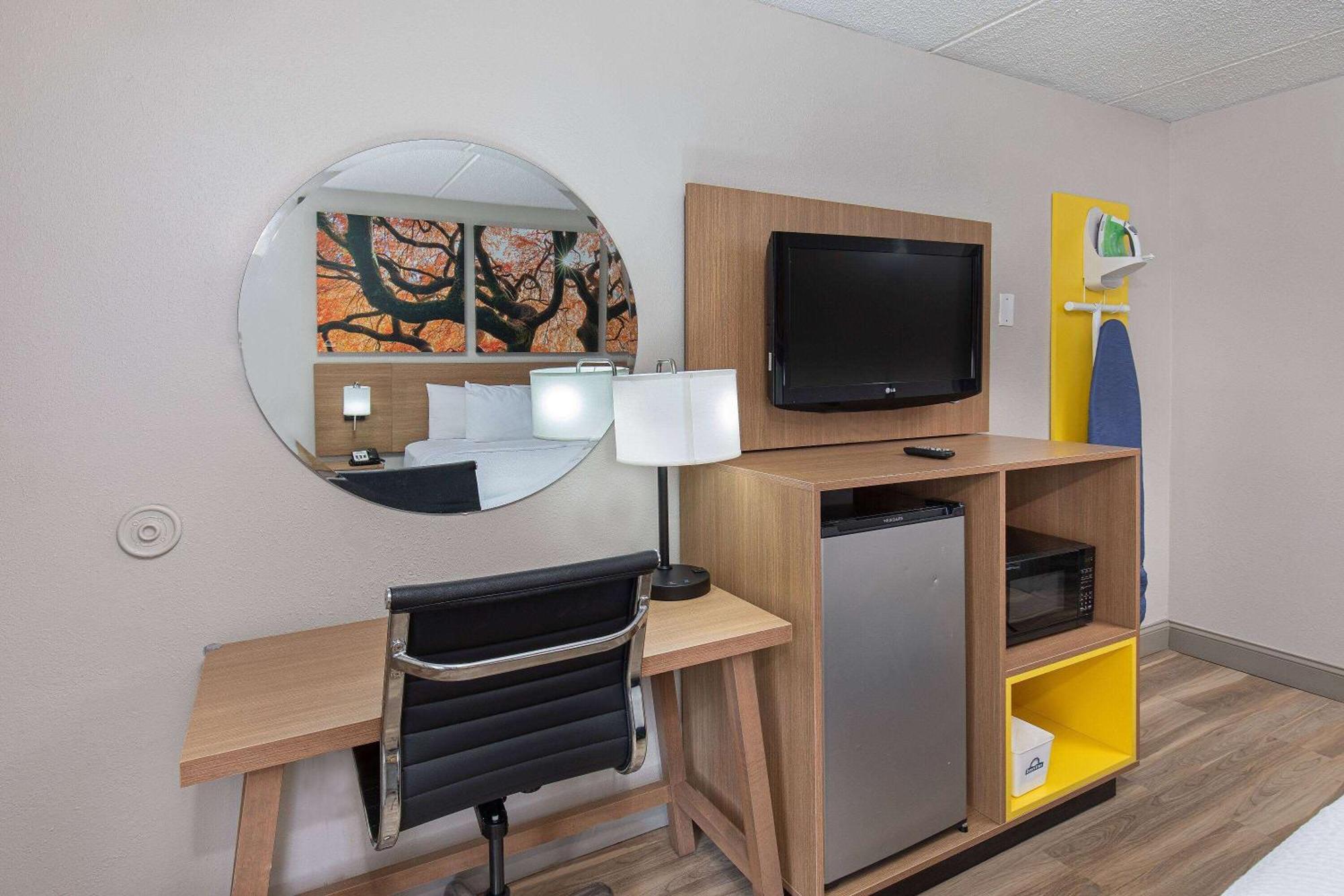Days Inn By Wyndham Knoxville North Powell Esterno foto